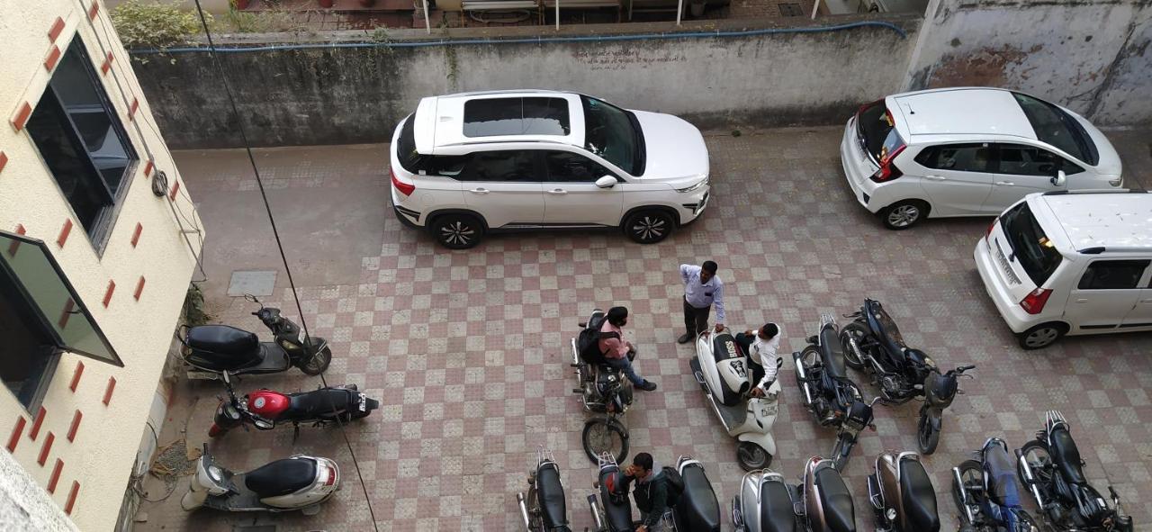 Shiv Sai Dormitory Vadodara Exterior photo